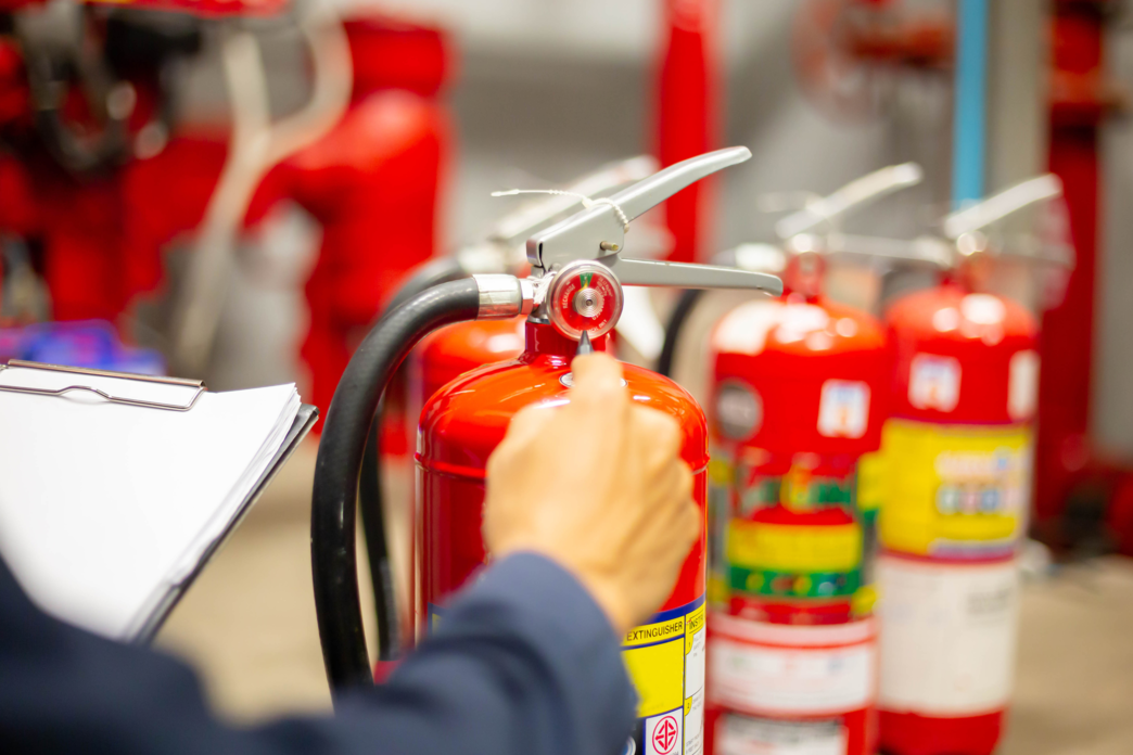 Inspeção e manutenção preventiva de hidrantes, extintores e bombas de incêndio